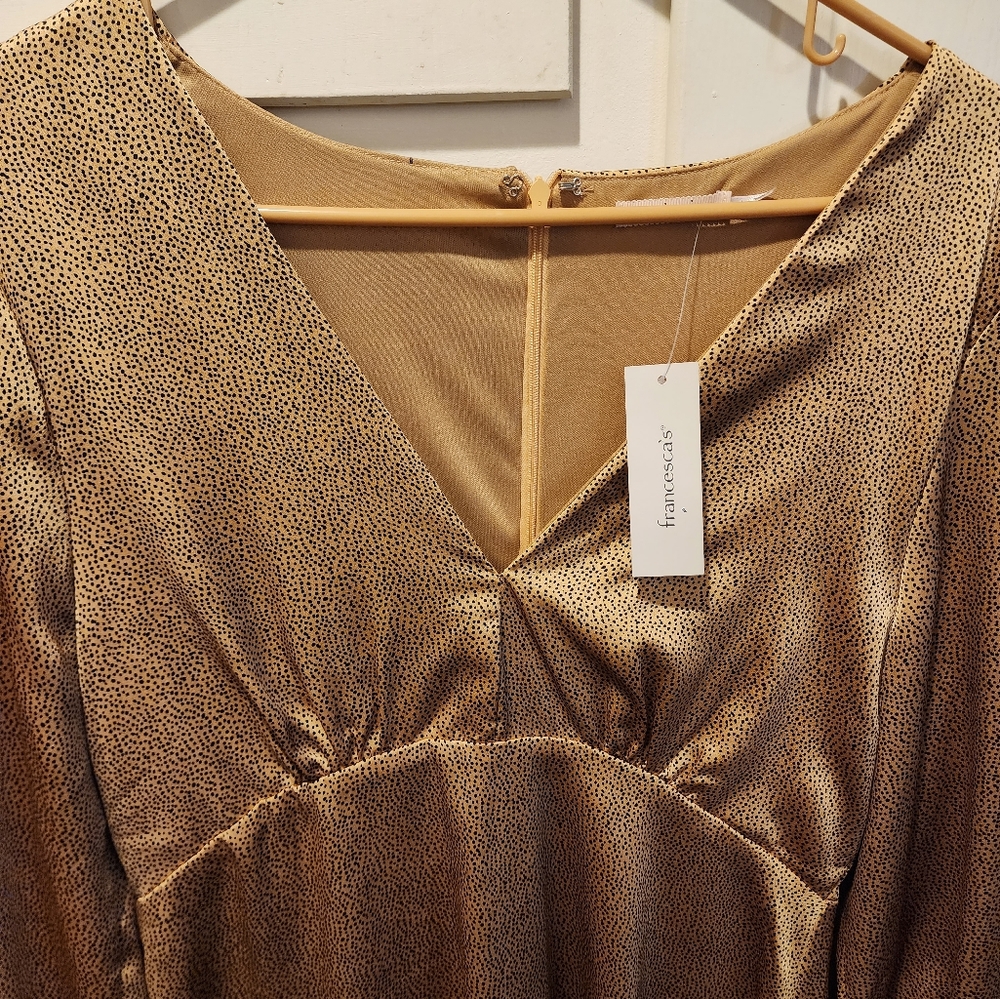- Beautiful brand new gold black dot dress